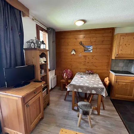 Beautiful And Cosy Studio * فالوار